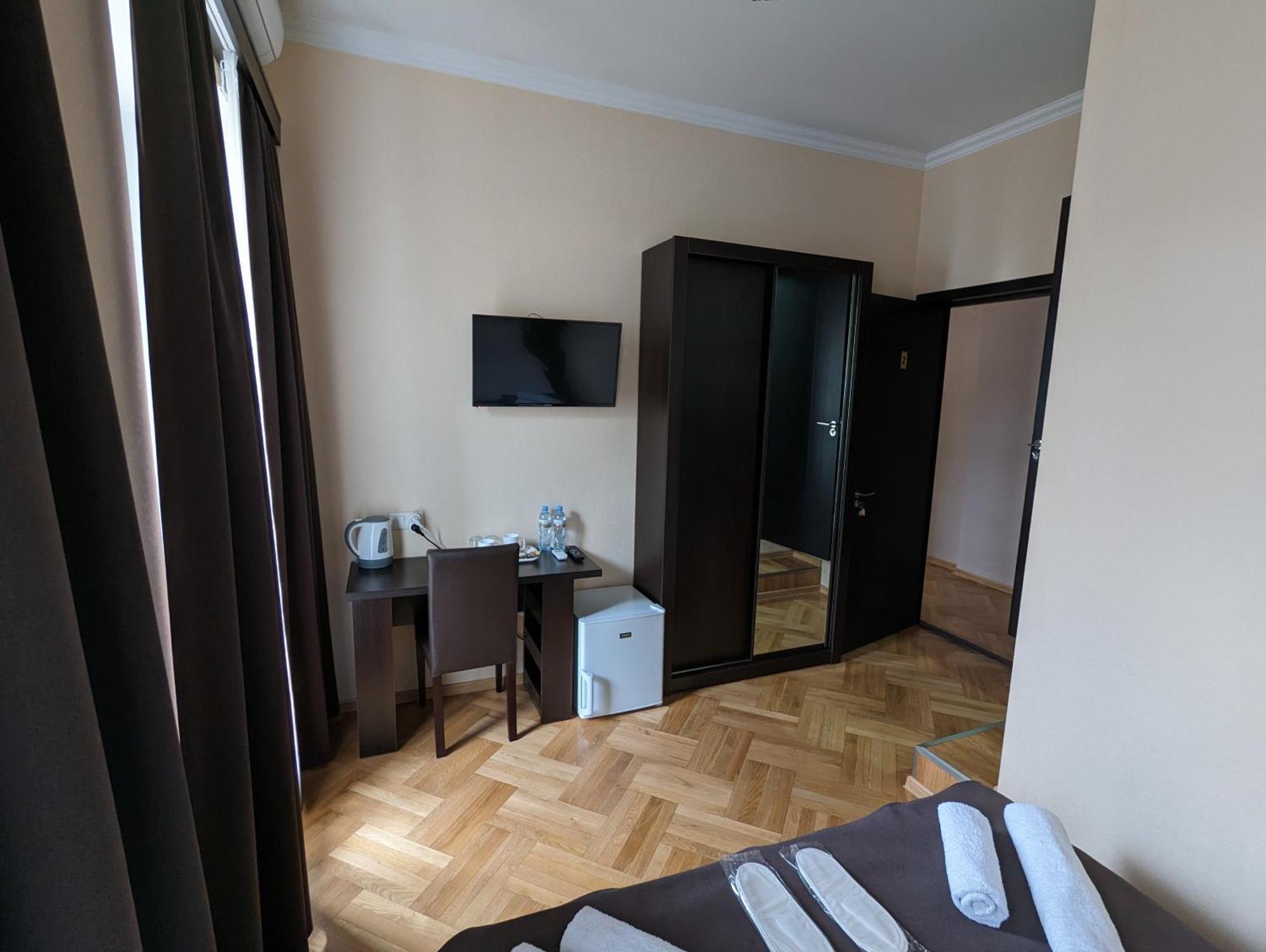 Family Guest House Tbilisi Room photo